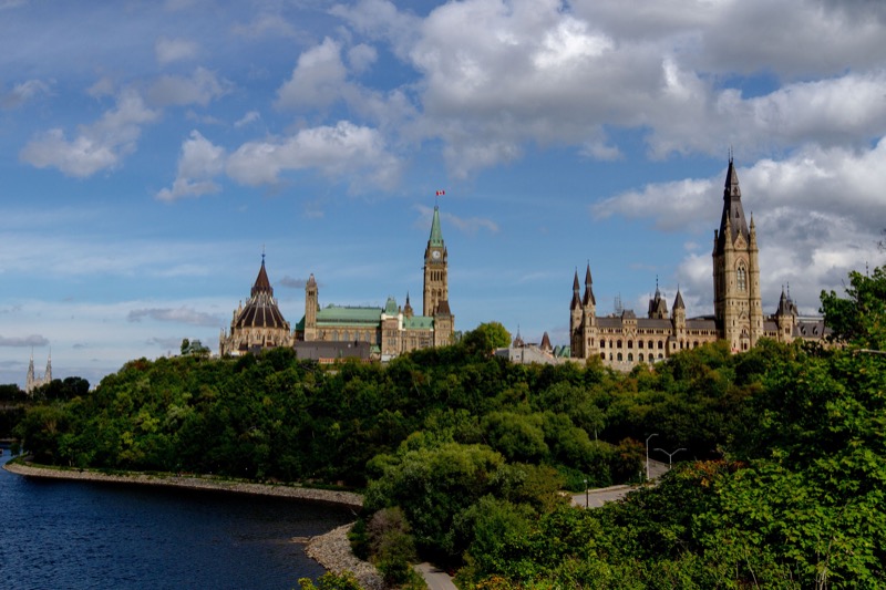 Le gouvernement fédéral annonce les prochaines étapes de l'examen de la loi sur le cannabis